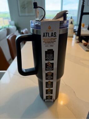 Manna Atlas Stainless Steel Tumbler with Silicone Straw Protector 1.2 L Black